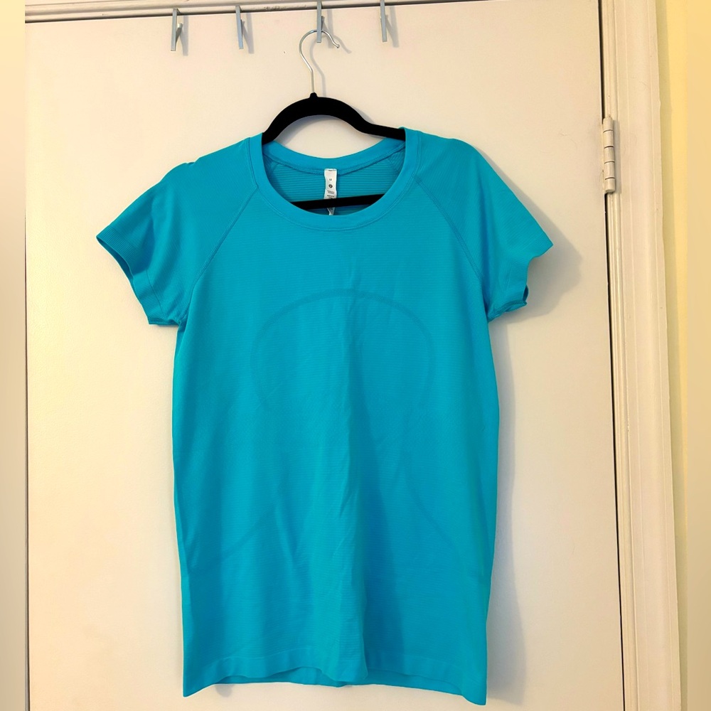 Like New! Lululemon - Swiftly Tech Short-Sleeve Shirt 2.0 - Size 10